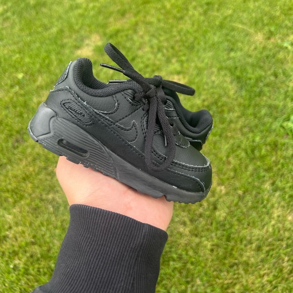 Nike Air Max 90 Triple Black PS Toddler Children’s Shoes CD6868-001 Size 7c - Picture 2 of 8